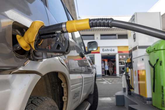 Le prix des carburants baisse enfin