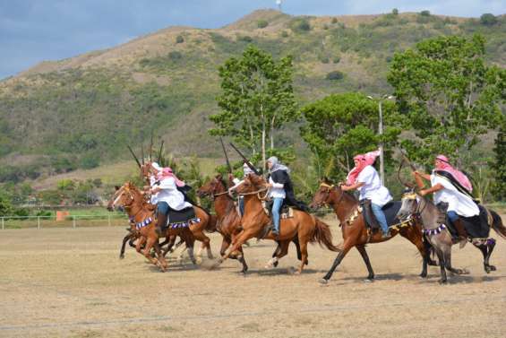 Les descendants d'Arabes préparent leur fantasia