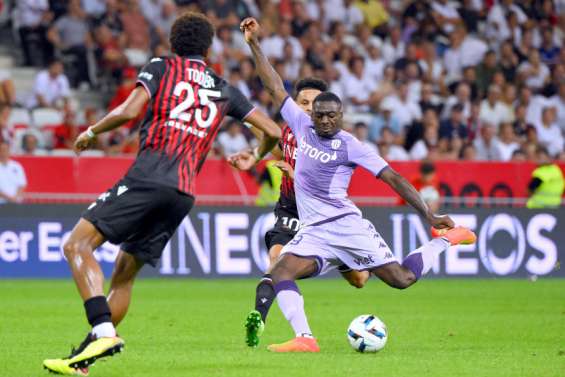 Football : Monaco se relance, Lens perd du terrain et Ajaccio s'enfonce