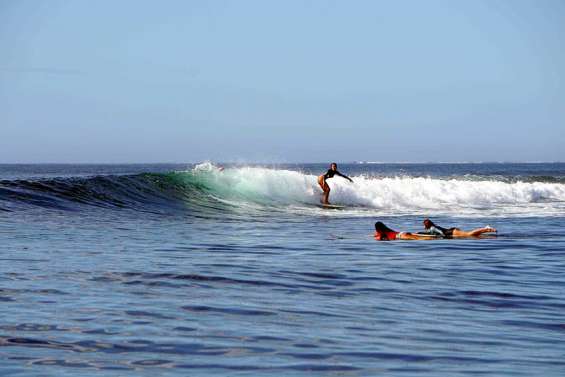 Remise à l'eau compliquée pour le surf
