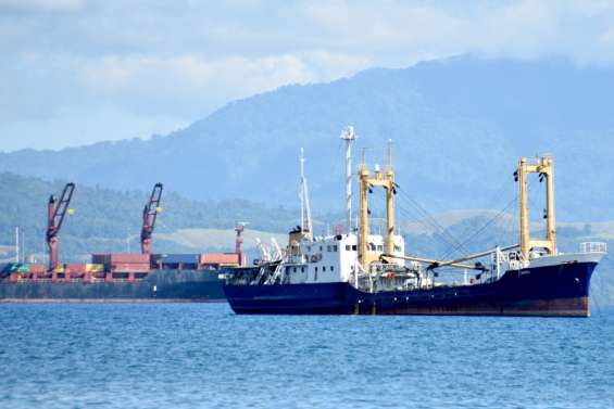 Navires étrangers interdits : Honiara rétropédale