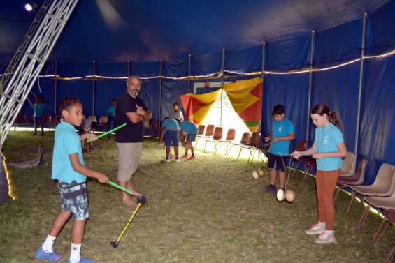Spectacles et ateliers cirque pour 600 jeunes Bouraillais
