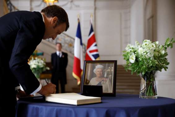 Premier échange entre Emmanuel Macron et Liz Truss