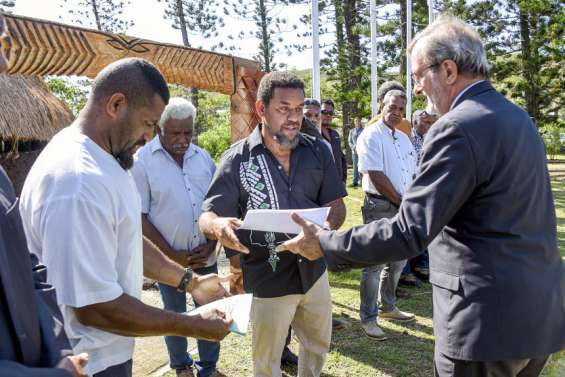 Une main tendue des coutumiers vers le ministre