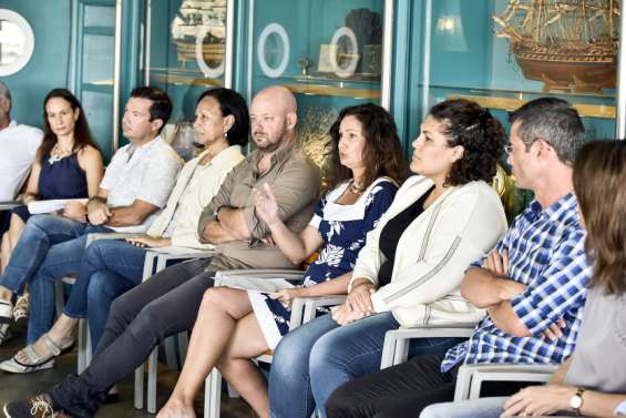 Report du référendum de projet : les Loyalistes attendent des 