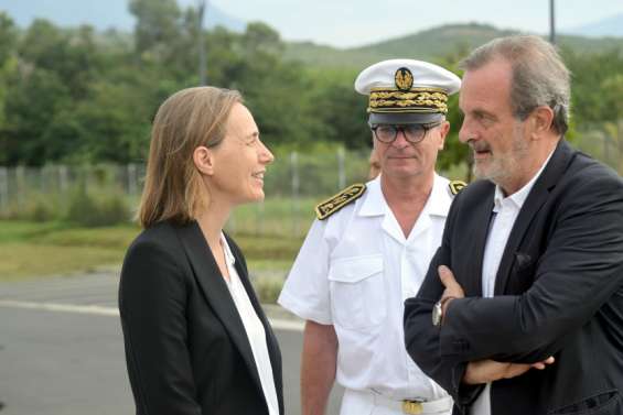 [GROS PLAN : 3/3] Le ministre Carenco à la rencontre des étudiants du Nord