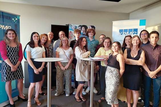 Dumbéa : la finance essaye d'attirer les jeunes Calédoniens