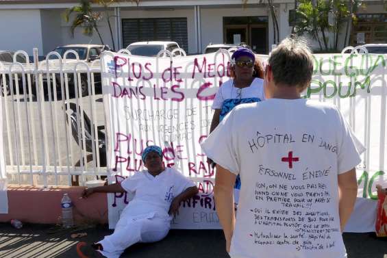 À Koumac, les soignants interpellent la population
