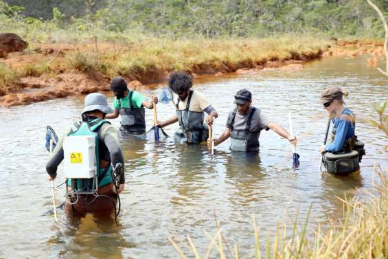 La rivière Kwë passée à la loupe après l'incident survenu à l'usine du Sud