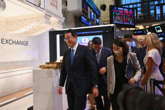 Portes grandes ouvertes aux touristes étrangers