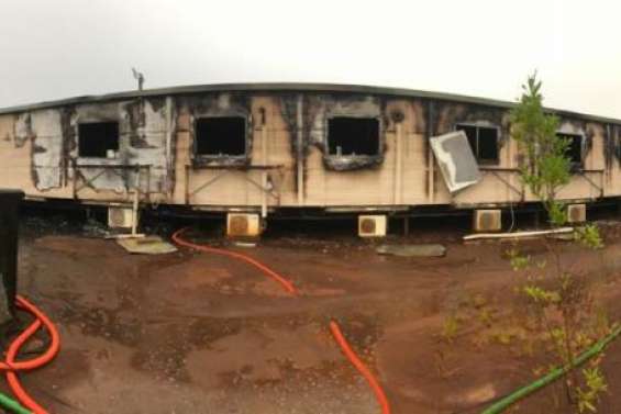 Quatre incendies à l'usine du Sud, un bâtiment détruit