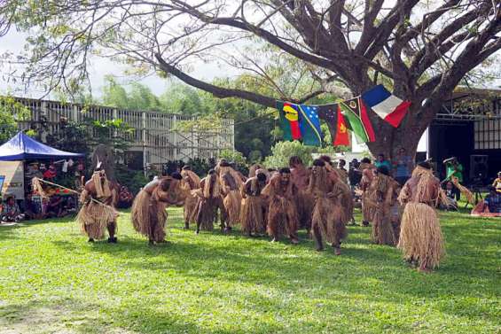Une fête de la citoyenneté très Pacifique à Koné