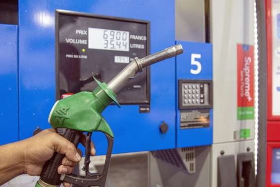 Les prix à la pompe baissent encore en octobre