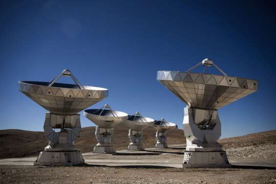 Avec douze coupoles, le radiotélescope du plateau de Bure est au complet