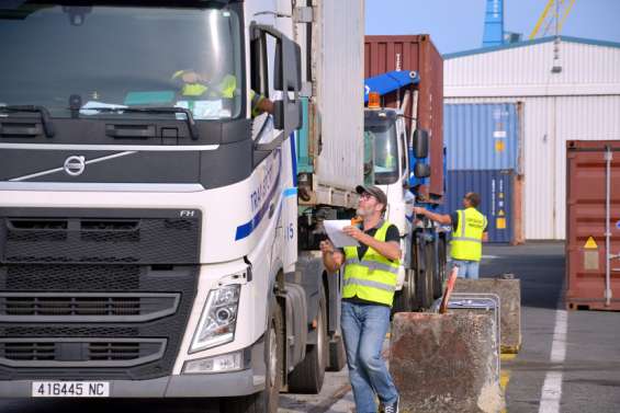 [VIDÉO] Au Port autonome, la surcharge des containers dans le viseur