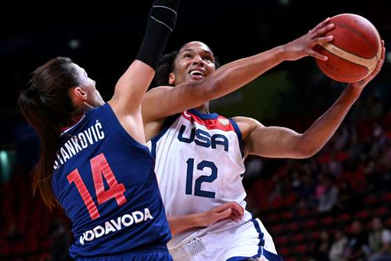 Les Américaines accèdent sans problème au dernier carré