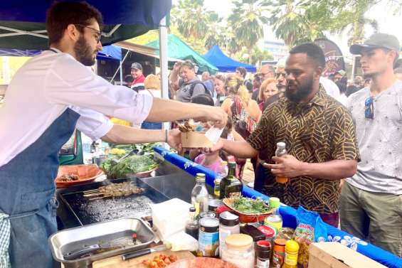 Des milliers de Calédoniens s’arrachent les plats du Village de l’alimentation