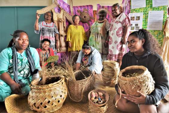 Les Femmes dynamiques de l'aire Drubea-Kapumë à la rencontre des scolaires de Païta