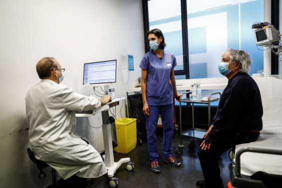 Vaccins : le gouvernement promet d'accélérer la cadence