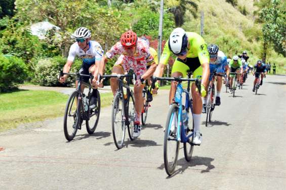 Ethan Lepigeon et Manon Brasseur domptent les premières difficultés