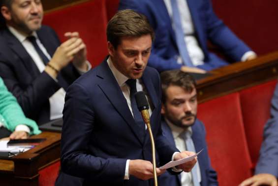Premières turbulences pour le RN dans l'hémicycle