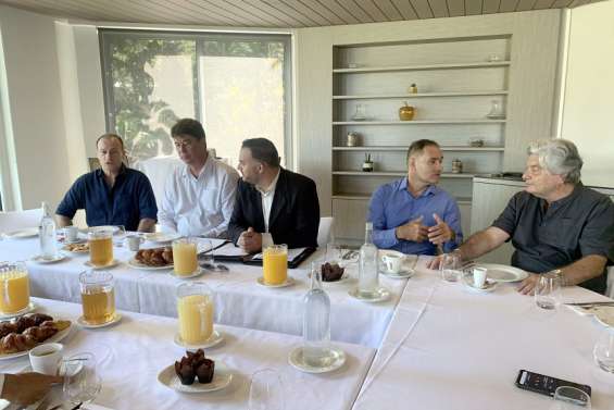 Rassemblés autour d'une vision commune du pays