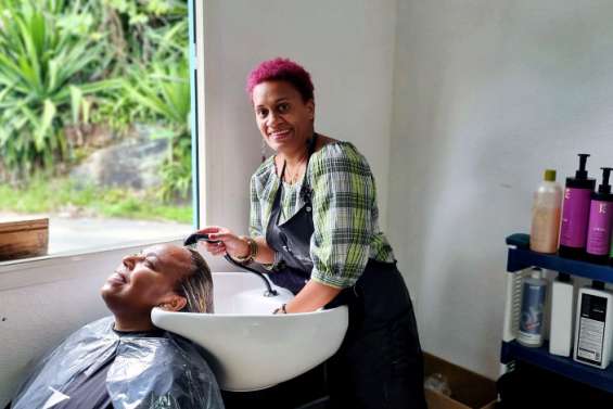 Hienghène : Gabriela Fisdiepas, la nouvelle coiffeuse qui chouchoute les clientes de la région