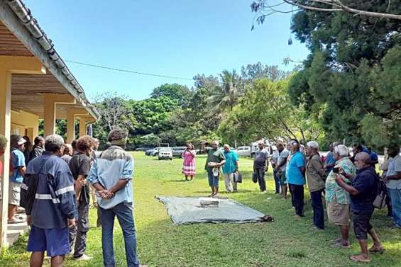 Il n'y aura pas de délégation FLNKS à Paris