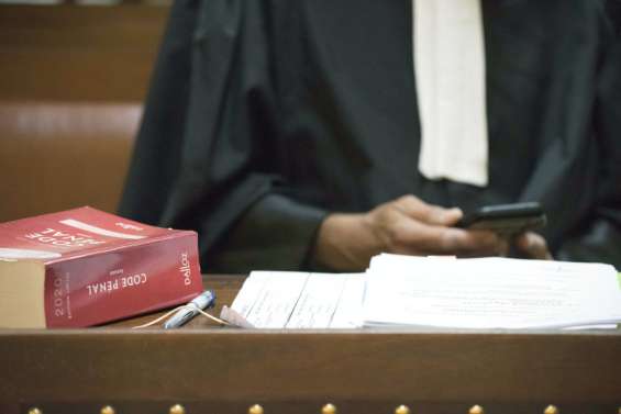 Séparé, un père alcoolisé récupère ses enfants et frappe toute la famille