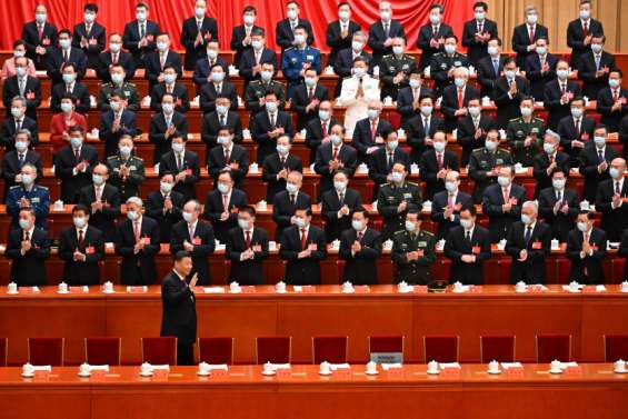 Xi Jinping s'offre un tonnerre d'applaudissements au congrès
