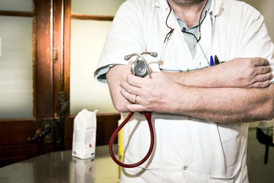 Le Syndicat des Médecins libéraux réagit aux propos d’Aloisio Sako