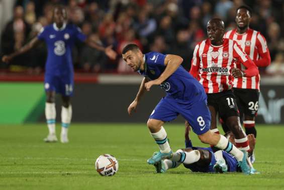 Chelsea freine, Manchester United et Liverpool se relancent