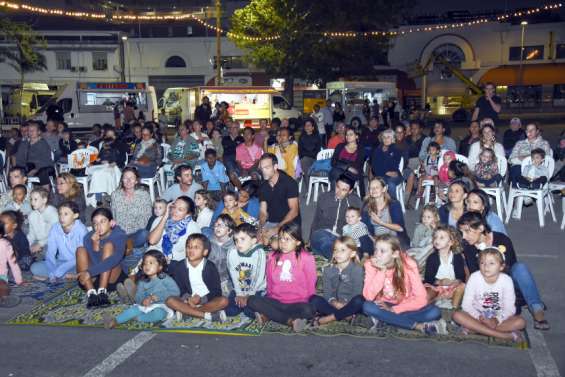 Les arts de rue prennent leurs quartiers jusqu'à dimanche à travers Nouméa