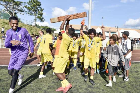 Football : les jeunes de l'AS Magenta et Ne Drehu remportent la Coupe de Calédonie