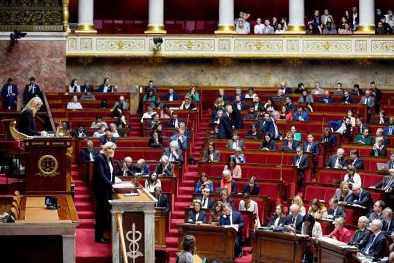 Budget : Borne échappe à la censure