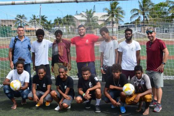 Assiduité et récompense au lycée Pétro-Attiti