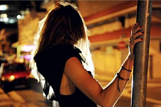 Déçu par une prostituée à Nouméa, un homme caillasse un taxi et termine en garde à vue