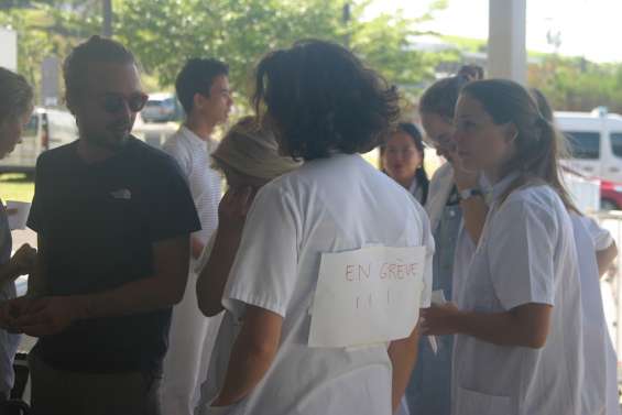 Les internes étaient de nouveau en grève au Médipôle