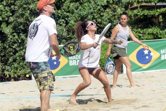 Beach tennis : à Poindimié, trois jours d'échanges sur le sable
