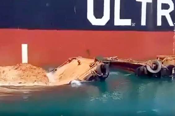 Aucun impact environnemental à ce stade pour le chaland qui a coulé à Tontouta