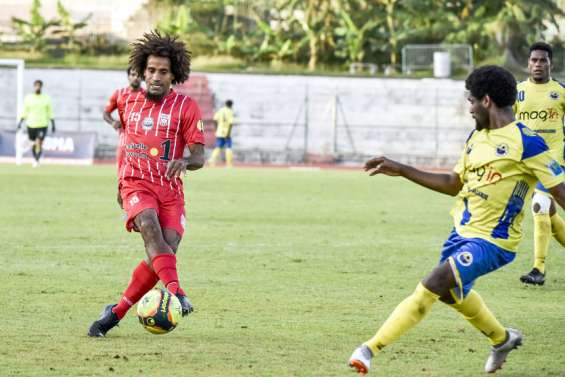 Football : Tiga conforte son leadership