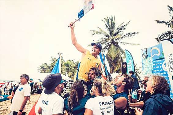 Vaïc Garioud sur le toit du monde en stand up paddle