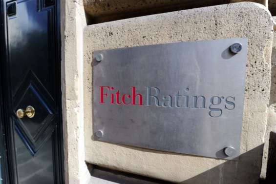 Fitch confirme la perspective 