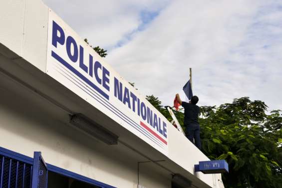 Arrêtée pour le vol d'une bague en or jaune 18 carats