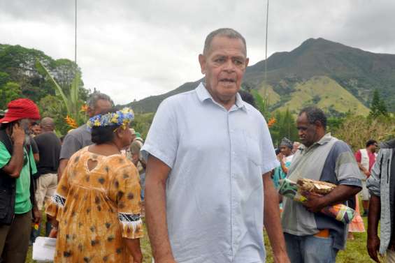 Daniel Goa conserve les rênes d'une Union calédonienne en lutte 