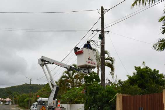 Tout le lotissement FSH enguirlandé pour  les fêtes de Noël