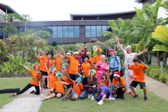 [VIDÉO] Le cirque s'invite au Médipôle et divertit les petits patients