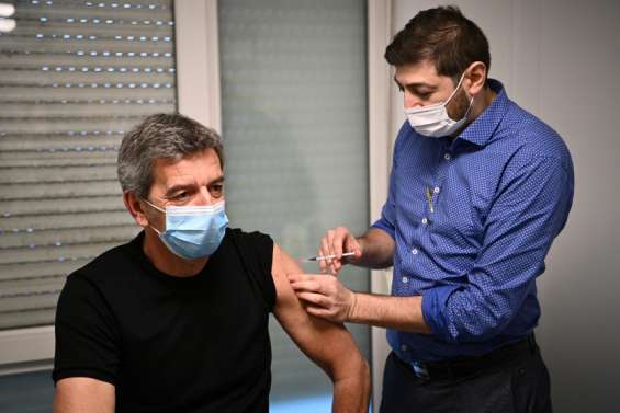 Covid, vaccins : le gouvernement français promet davantage de visibilité