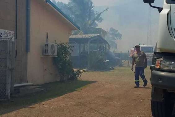 Violent feu de brousse à Poya durant plusieurs heures
