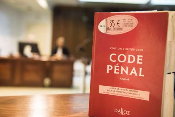 Il frappe sa femme pour un souci de plein d'essence